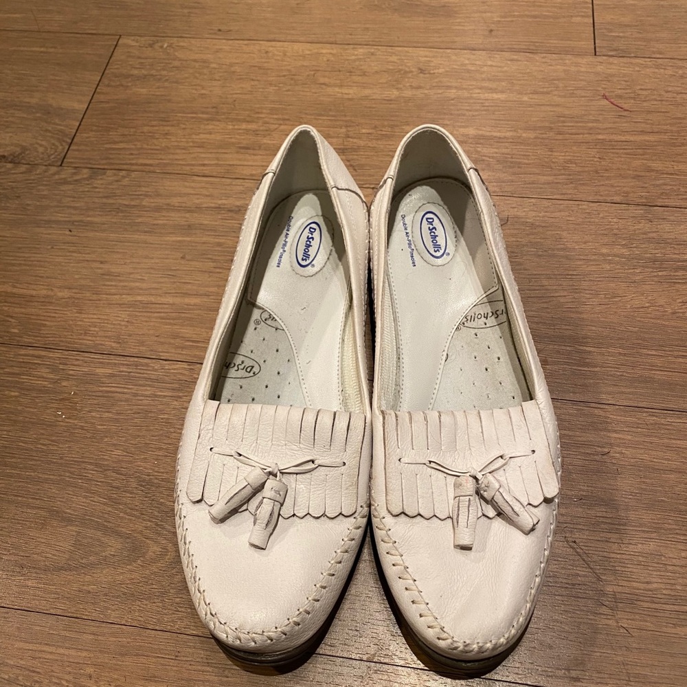 White Dr. Scholl’s Memory Foam Shoes!!!